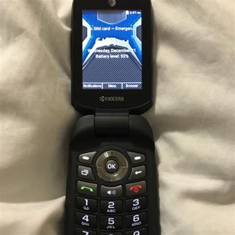 6-inch) <strong>Flip Phone</strong> (E4831) Unlocked - 16GB/Black (Used) 1 5 out of 5 Stars. . Kyocera flip phone att